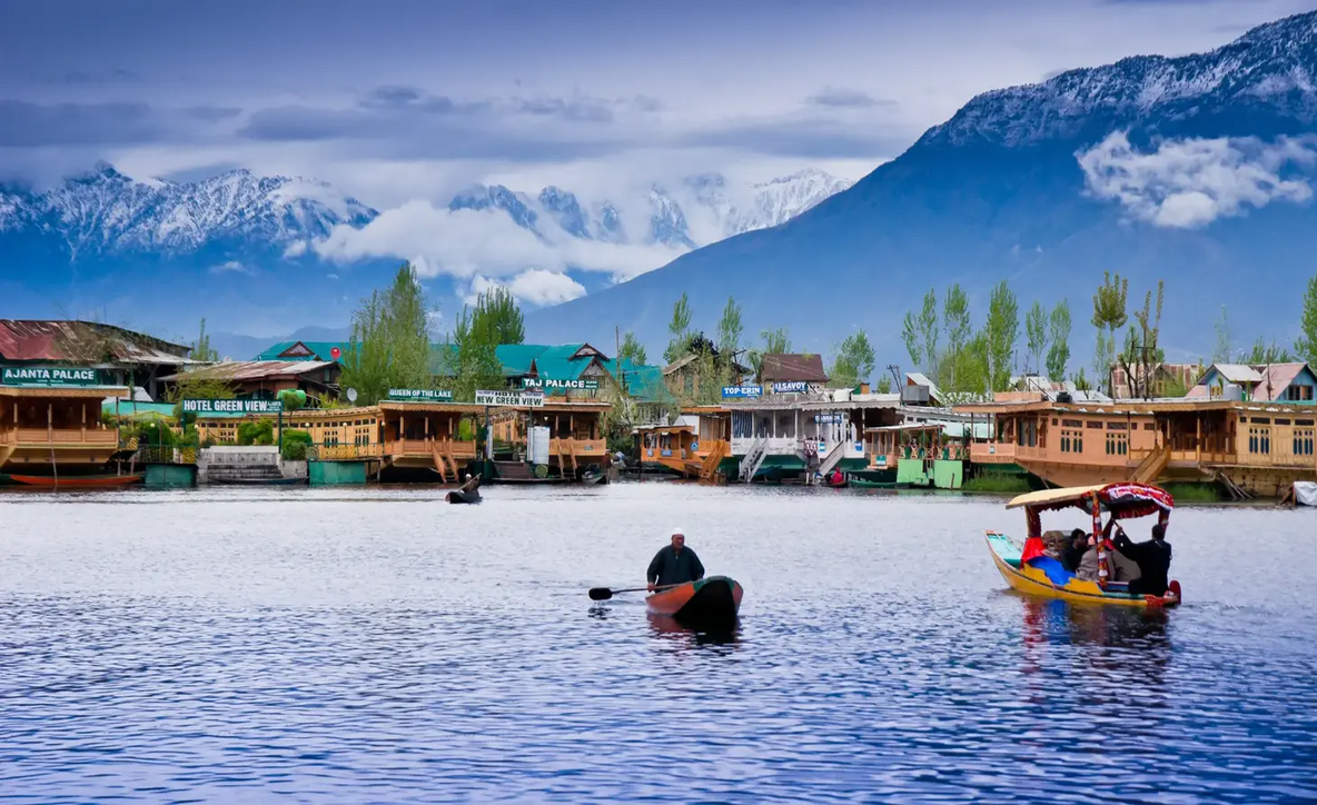 Best Time to Visit Srinagar: A Complete Season-Wise Travel Guide (2026)